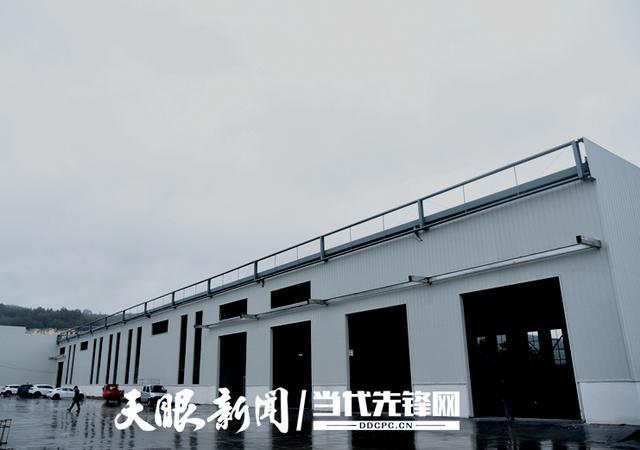 近日,记者走进晴隆县腾龙岭食用菌工厂及农产品冷链物流中心,主体建筑